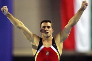 Manuel Carballo, oro en paralelas